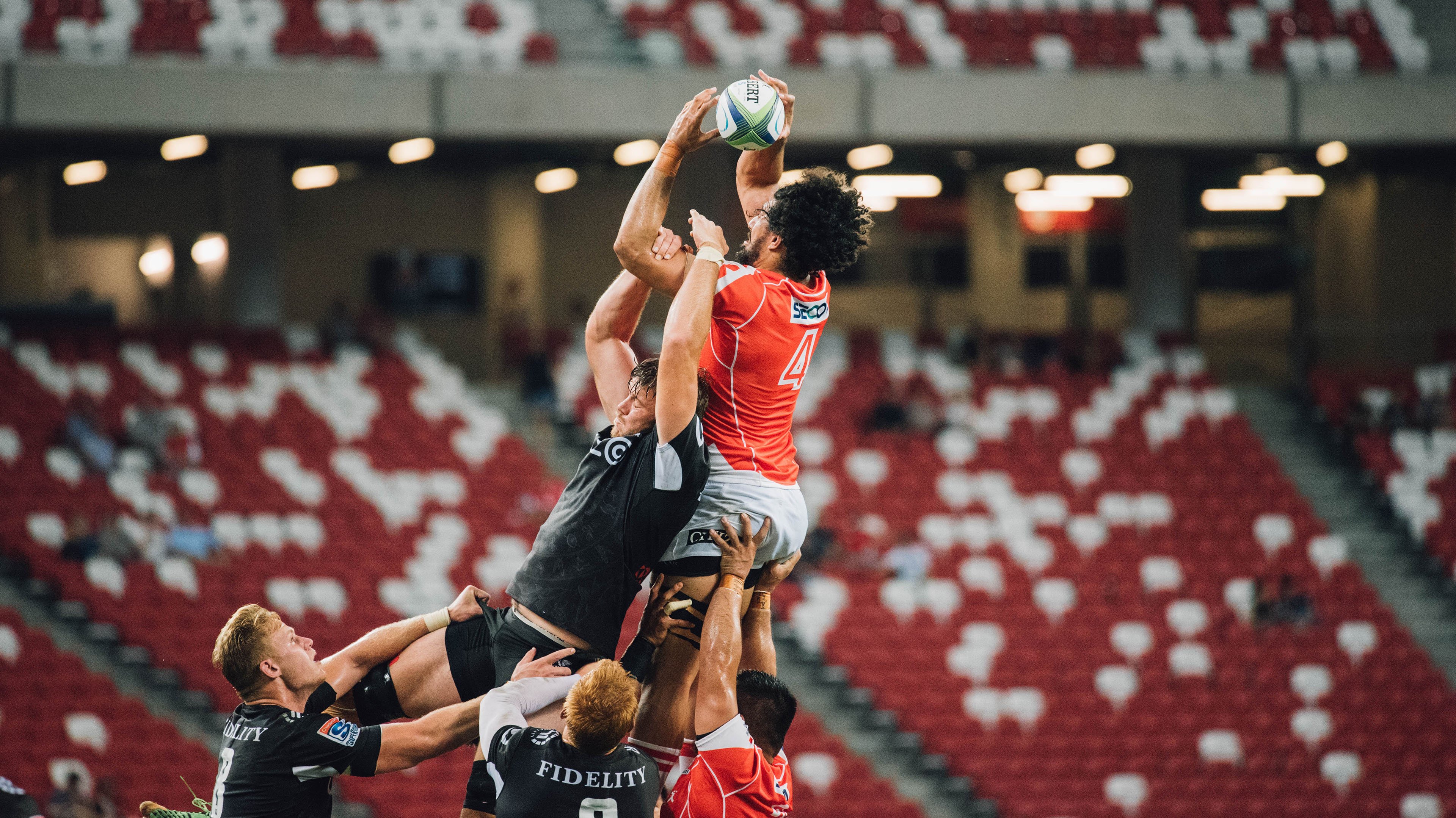 欧文赛后谦逊发言登热搜，AC米兰鏖战广厦男篮引发热议