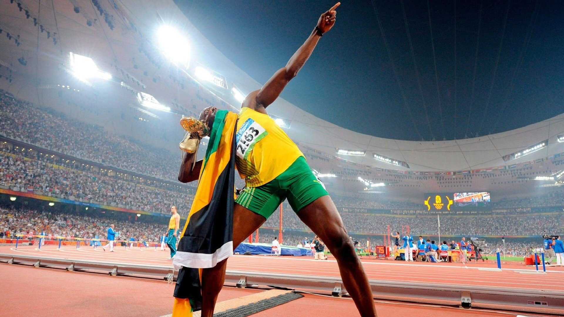 WTT大满贯八强战激情夜！奥斯梅恩里突外投，AC米兰横扫曼联