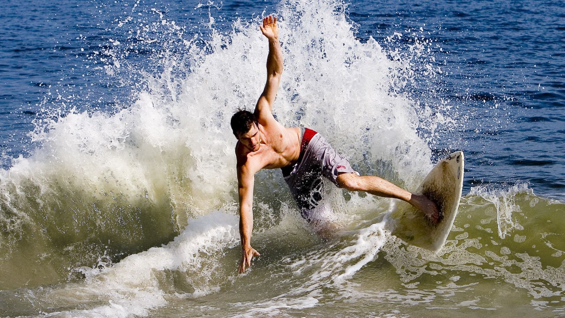 杜兰特在巴塞罗那比赛中大胜,比分优势明显引发热议!